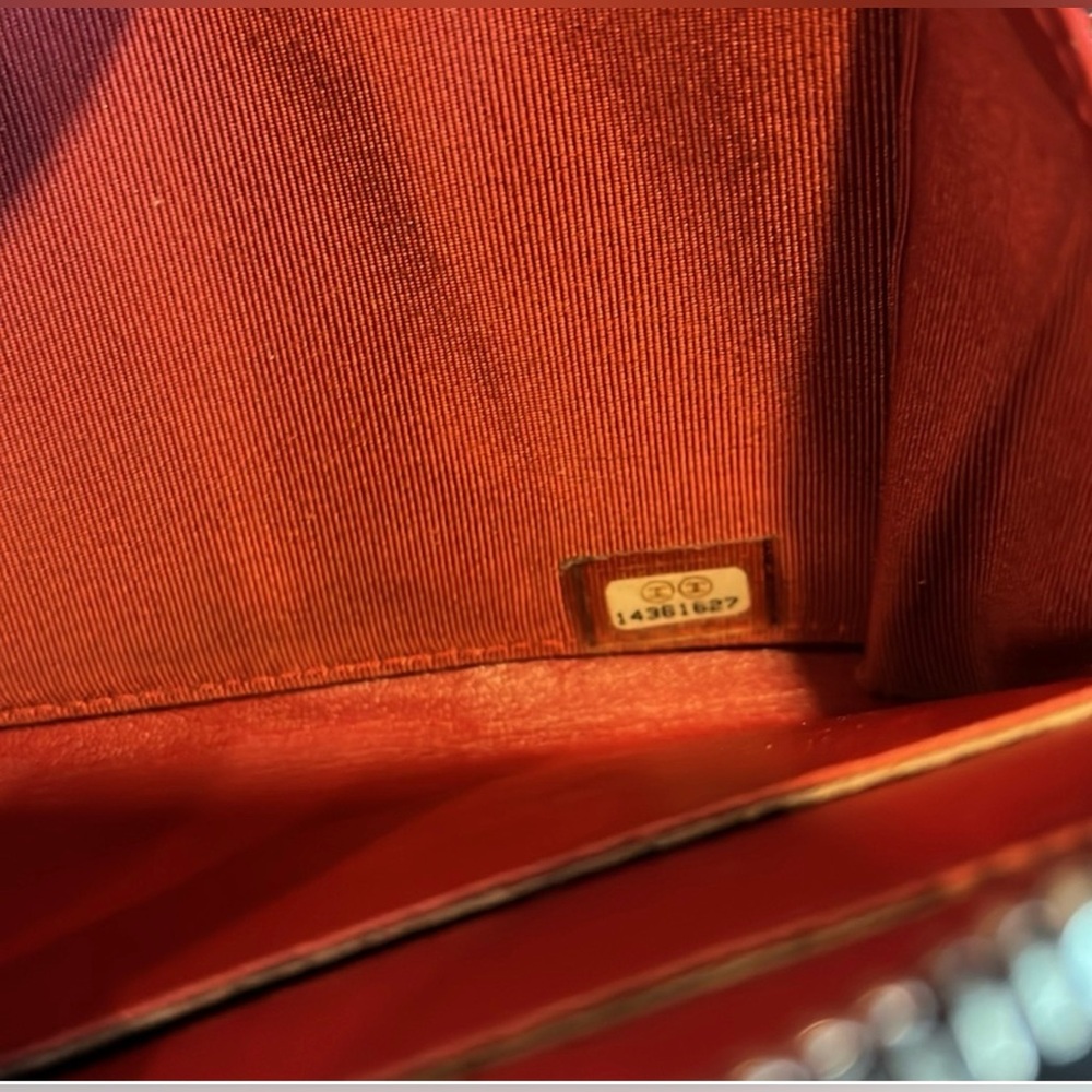 EUC Chanel Black Quilted Wallet - Picture 8 of 8